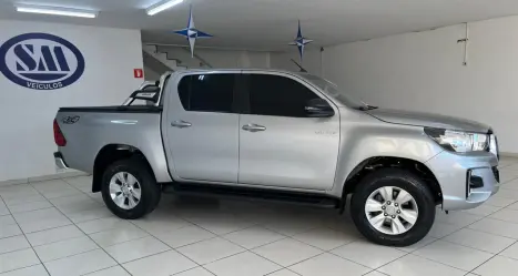 TOYOTA Hilux Caminhonete 2.8 16V 4P SR 4X4 DIESEL CABINE DUPLA AUTOMTICO, Foto 5