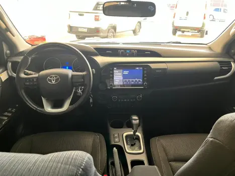TOYOTA Hilux Caminhonete 2.8 16V 4P SR 4X4 DIESEL CABINE DUPLA AUTOMTICO, Foto 12