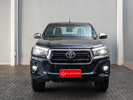 TOYOTA Hilux Caminhonete 2.8 16V SRX 50 ANOS 4X4 TURBO DIESEL CABINE DUPLA AUTOM�TICO, Foto 2
