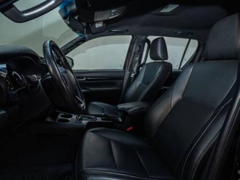 TOYOTA Hilux Caminhonete 2.8 16V SRX 50 ANOS 4X4 TURBO DIESEL CABINE DUPLA AUTOM�TICO, Foto 9