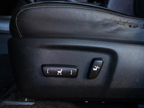 TOYOTA Hilux Caminhonete 2.8 16V SRX 50 ANOS 4X4 TURBO DIESEL CABINE DUPLA AUTOM�TICO, Foto 10