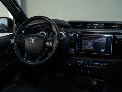 TOYOTA Hilux Caminhonete 2.8 16V SRX 50 ANOS 4X4 TURBO DIESEL CABINE DUPLA AUTOM�TICO, Foto 12