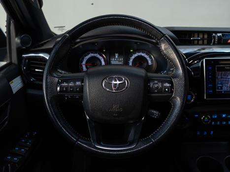 TOYOTA Hilux Caminhonete 2.8 16V SRX 50 ANOS 4X4 TURBO DIESEL CABINE DUPLA AUTOM�TICO, Foto 13