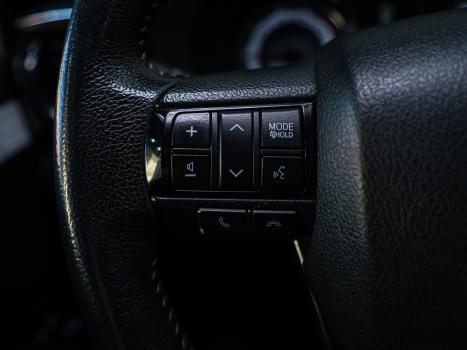 TOYOTA Hilux Caminhonete 2.8 16V SRX 50 ANOS 4X4 TURBO DIESEL CABINE DUPLA AUTOM�TICO, Foto 14