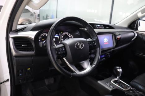 TOYOTA Hilux Caminhonete 2.8 16V 4P SR 4X4 DIESEL CABINE DUPLA AUTOM�TICO, Foto 4