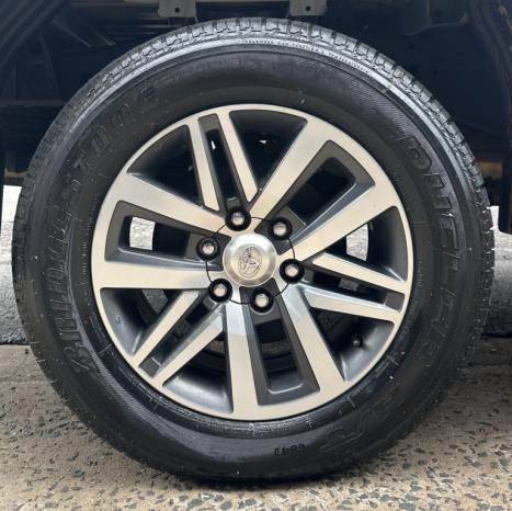 TOYOTA Hilux Caminhonete 2.7 16V 4P SRV FLEX 4X4  CABINE DUPLA AUTOMTICO, Foto 18