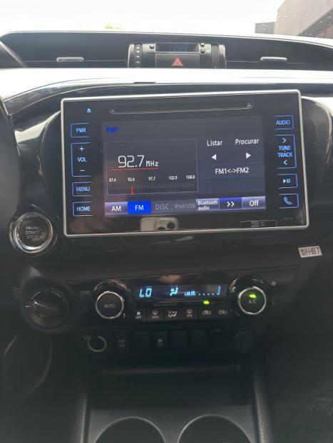 TOYOTA Hilux Caminhonete 2.7 16V 4P SRV FLEX 4X4  CABINE DUPLA AUTOMTICO, Foto 14