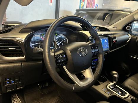 TOYOTA Hilux Caminhonete 2.8 16V SRX 4X4 TURBO DIESEL CABINE DUPLA AUTOM�TICO, Foto 5