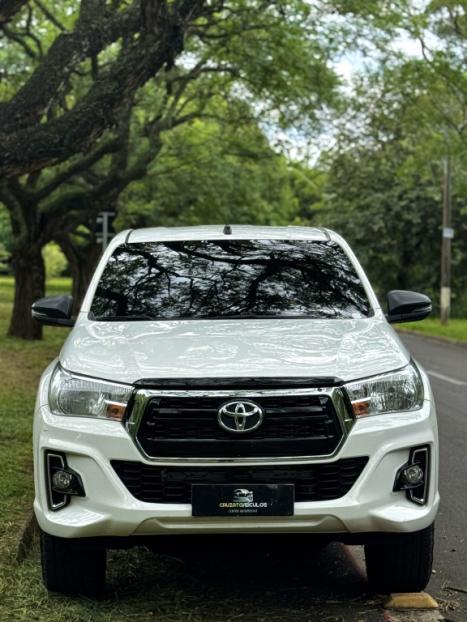 TOYOTA Hilux Caminhonete 2.8 16V 4P SR 4X4 DIESEL CABINE DUPLA AUTOM�TICO, Foto 1