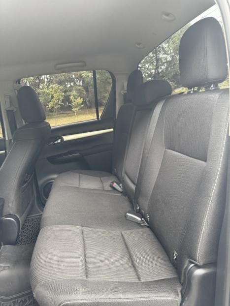 TOYOTA Hilux Caminhonete 2.8 16V 4P SR 4X4 DIESEL CABINE DUPLA AUTOM�TICO, Foto 5