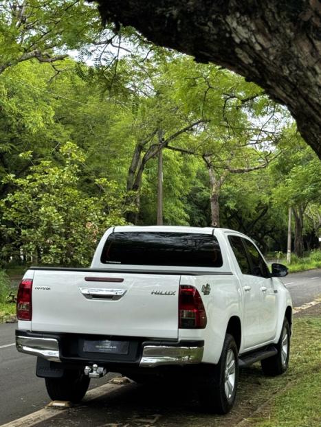 TOYOTA Hilux Caminhonete 2.8 16V 4P SR 4X4 DIESEL CABINE DUPLA AUTOM�TICO, Foto 9