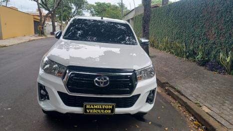 TOYOTA Hilux Caminhonete 2.7 16V 4P SRV FLEX 4X4  CABINE DUPLA AUTOM�TICO, Foto 1