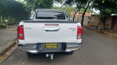 TOYOTA Hilux Caminhonete 2.7 16V 4P SRV FLEX 4X4  CABINE DUPLA AUTOM�TICO, Foto 5