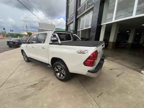 TOYOTA Hilux Caminhonete 2.8 16V SRX 50 ANOS 4X4 TURBO DIESEL CABINE DUPLA AUTOM�TICO, Foto 11