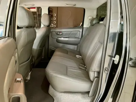 TOYOTA Hilux Caminhonete 3.0 16V 4P 4X4 SRV TURBO DIESEL CABINE DUPLA AUTOM�TICO, Foto 29