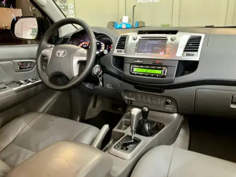 TOYOTA Hilux Caminhonete 3.0 16V 4P 4X4 SRV TURBO DIESEL CABINE DUPLA AUTOM�TICO, Foto 38