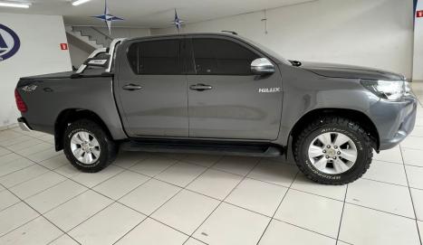 TOYOTA Hilux Caminhonete 2.8 16V SRV 4X4 DIESEL CABINE DUPLA AUTOM�TICO, Foto 5