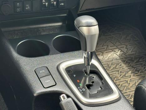 TOYOTA Hilux Caminhonete 2.8 16V SRX 4X4 TURBO DIESEL CABINE DUPLA AUTOM�TICO, Foto 22
