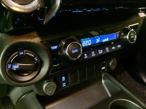 TOYOTA Hilux Caminhonete 2.7 16V 4P SRV FLEX 4X4  CABINE DUPLA AUTOM�TICO, Foto 26