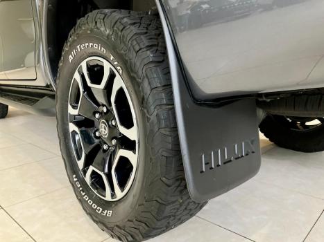 TOYOTA Hilux Caminhonete 2.7 16V 4P SRV FLEX 4X4  CABINE DUPLA AUTOM�TICO, Foto 32