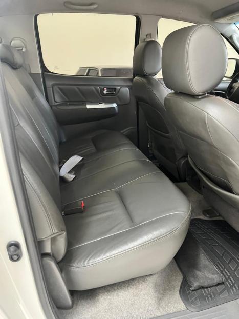 TOYOTA Hilux Caminhonete 3.0 4P 4X4 SRV TURBO DIESEL CABINE DUPLA, Foto 10