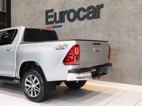 TOYOTA Hilux Caminhonete 2.8 16V SRX 4X4 DIESEL CABINE DUPLA AUTOM�TICO, Foto 7