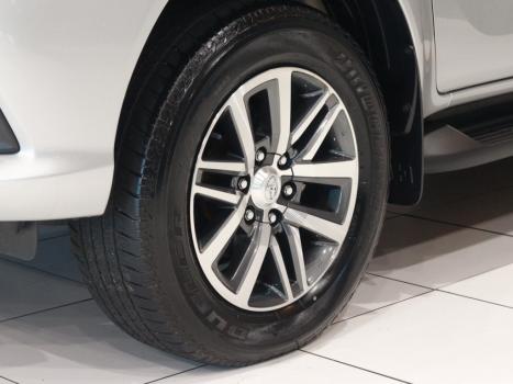 TOYOTA Hilux Caminhonete 2.8 16V SRX 4X4 DIESEL CABINE DUPLA AUTOM�TICO, Foto 11