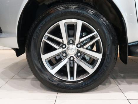 TOYOTA Hilux Caminhonete 2.8 16V SRX 4X4 DIESEL CABINE DUPLA AUTOM�TICO, Foto 12