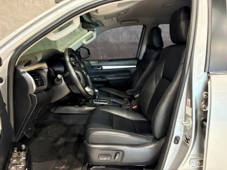 TOYOTA Hilux Caminhonete 2.8 16V SRX 4X4 DIESEL CABINE DUPLA AUTOM�TICO, Foto 14