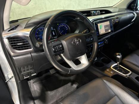 TOYOTA Hilux Caminhonete 2.8 16V SRX 4X4 DIESEL CABINE DUPLA AUTOM�TICO, Foto 16