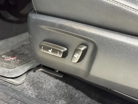 TOYOTA Hilux Caminhonete 2.8 16V SRX 4X4 DIESEL CABINE DUPLA AUTOM�TICO, Foto 22