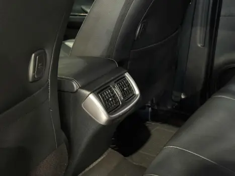 TOYOTA Hilux Caminhonete 2.8 16V SRX 4X4 DIESEL CABINE DUPLA AUTOM�TICO, Foto 23