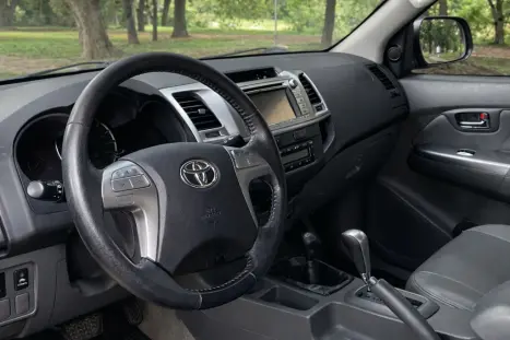 TOYOTA Hilux Caminhonete 3.0 16V 4P 4X4 SRV TURBO DIESEL CABINE DUPLA AUTOM�TICO, Foto 6