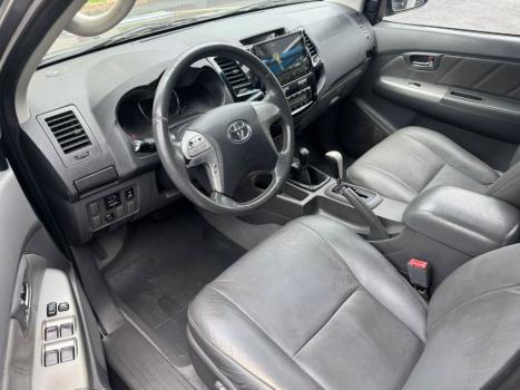 TOYOTA Hilux Caminhonete 3.0 4P 4X4 SRV TURBO DIESEL TOP CABINE DUPLA AUTOM�TICO, Foto 7