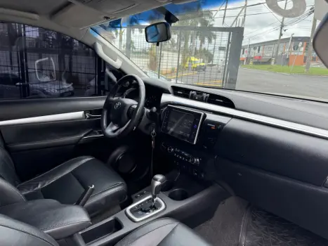 TOYOTA Hilux Caminhonete 2.8 16V SRV 4X4 DIESEL CABINE DUPLA AUTOM�TICO, Foto 10