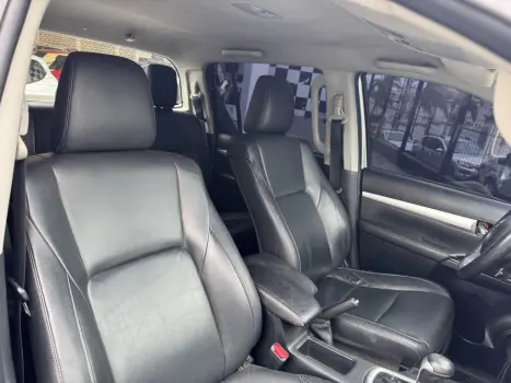 TOYOTA Hilux Caminhonete 2.8 16V SRV 4X4 DIESEL CABINE DUPLA AUTOM�TICO, Foto 14