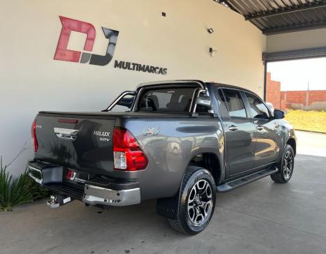 TOYOTA Hilux Caminhonete 2.8 16V SRV 4X4 DIESEL CABINE DUPLA AUTOM�TICO, Foto 4