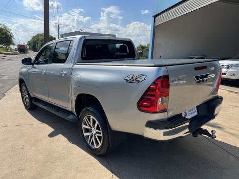 TOYOTA Hilux Caminhonete 2.8 16V SRV 4X4 DIESEL CABINE DUPLA AUTOM�TICO, Foto 2