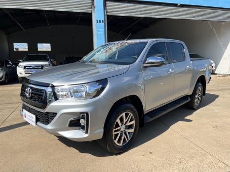 TOYOTA Hilux Caminhonete 2.8 16V SRV 4X4 DIESEL CABINE DUPLA AUTOM�TICO, Foto 3