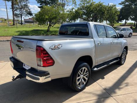 TOYOTA Hilux Caminhonete 2.8 16V SRV 4X4 DIESEL CABINE DUPLA AUTOM�TICO, Foto 4