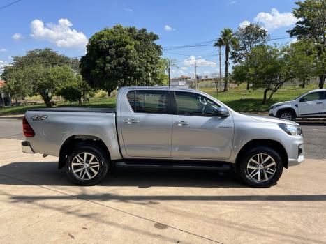 TOYOTA Hilux Caminhonete 2.8 16V SRV 4X4 DIESEL CABINE DUPLA AUTOM�TICO, Foto 7