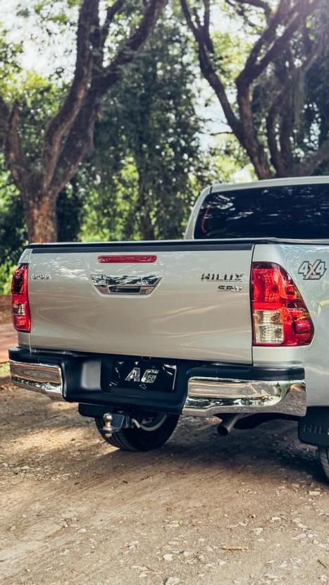 TOYOTA Hilux Caminhonete 2.8 16V SRV 4X4 DIESEL CABINE DUPLA AUTOM�TICO, Foto 16