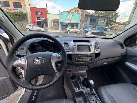 TOYOTA Hilux Caminhonete 3.0 4P 4X4 SRV TURBO DIESEL CABINE DUPLA AUTOM�TICO, Foto 10