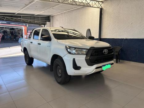 TOYOTA Hilux Caminhonete 2.8 4P 4X4 DIESEL CABINE DUPLA, Foto 1