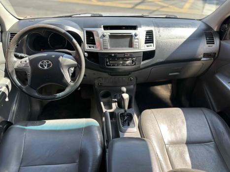 TOYOTA Hilux Caminhonete 2.7 16V 4P SRV FLEX 4X4  CABINE DUPLA AUTOM�TICO, Foto 5