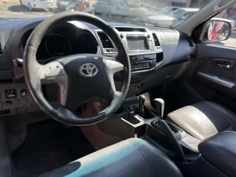 TOYOTA Hilux Caminhonete 2.7 16V 4P SRV FLEX 4X4  CABINE DUPLA AUTOM�TICO, Foto 6