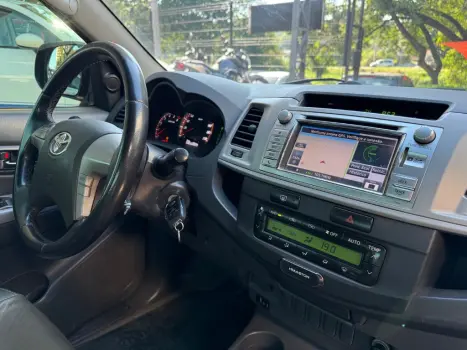 TOYOTA Hilux Caminhonete 3.0 4P 4X4 SRV TURBO DIESEL TOP CABINE DUPLA AUTOM�TICO, Foto 5