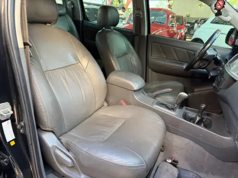 TOYOTA Hilux Caminhonete 3.0 4P 4X4 SRV TURBO DIESEL TOP CABINE DUPLA AUTOM�TICO, Foto 6