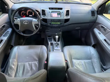 TOYOTA Hilux Caminhonete 3.0 4P 4X4 SRV TURBO DIESEL TOP CABINE DUPLA AUTOM�TICO, Foto 8