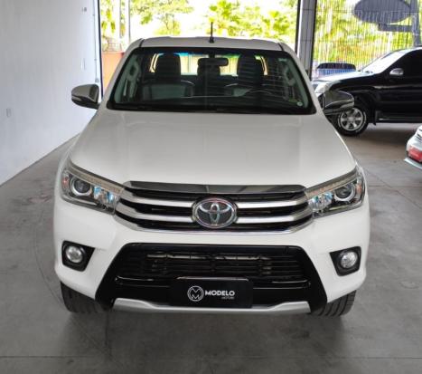 TOYOTA Hilux Caminhonete 2.8 16V SRX 4X4 TURBO DIESEL CABINE DUPLA AUTOM�TICO, Foto 2